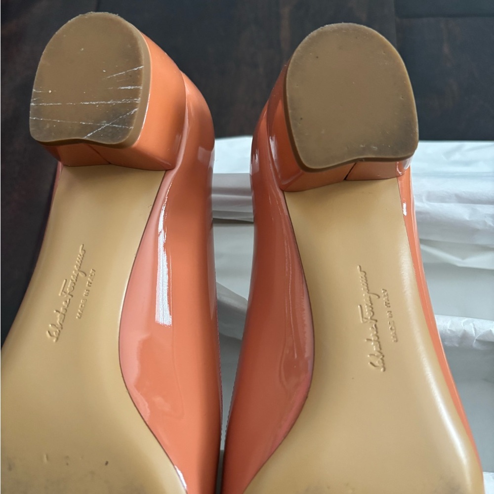 Salvatore Ferragamo Blush Nude Patent Leather Vara Bow Pumps - Picture 11 of 12
